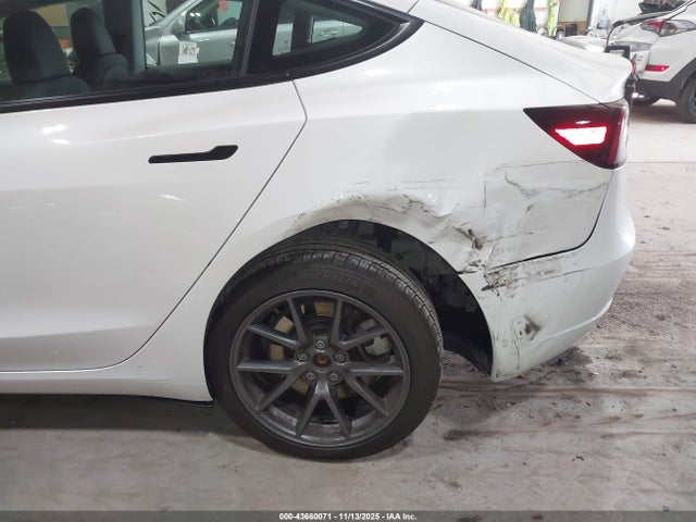 2023 TESLA MODEL 3 5YJ3E1EA5PF570674 Photo 5