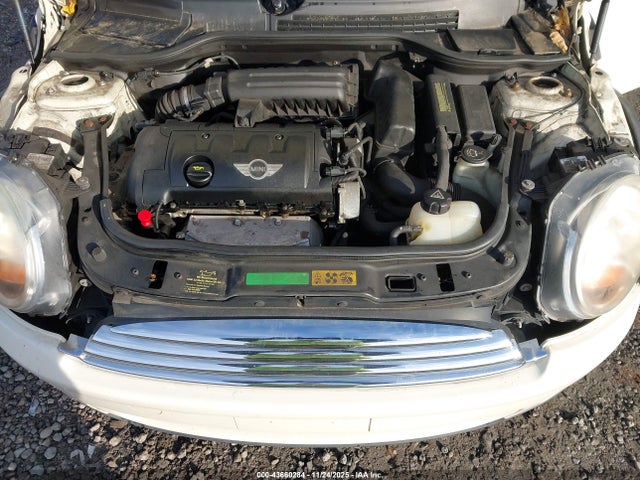 2010 MINI COOPER WMWMF3C57ATU76171 Photo 9