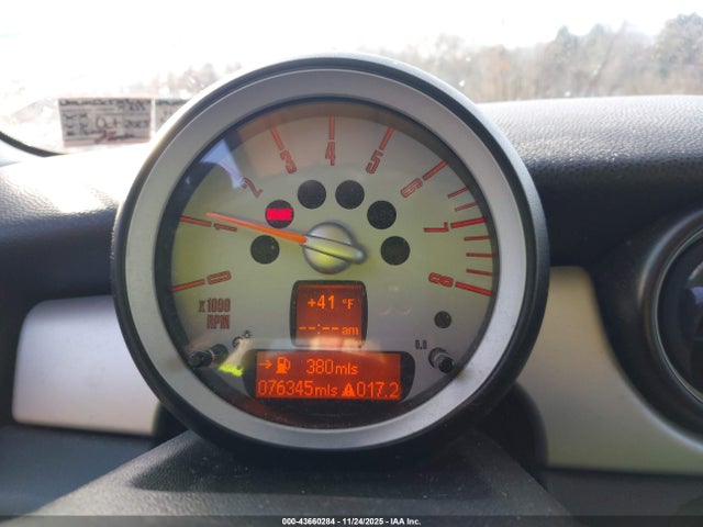 2010 MINI COOPER WMWMF3C57ATU76171 Photo 6