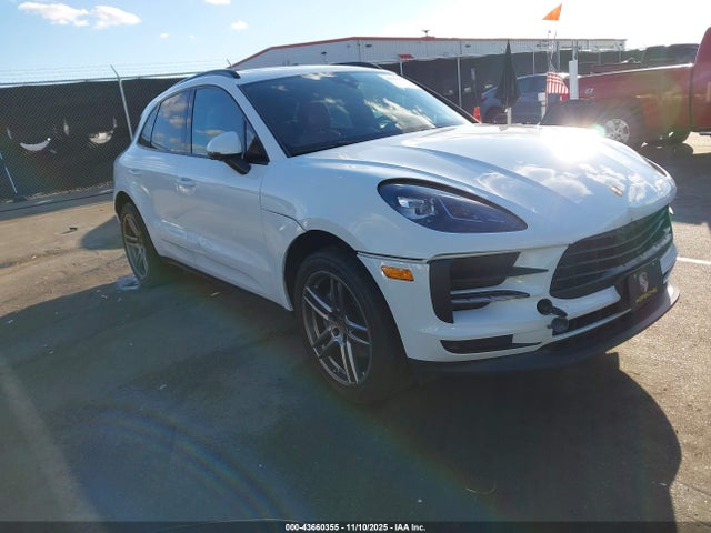2021 PORSCHE MACAN WP1AA2A57MLB00610 Photo 0