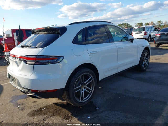 2021 PORSCHE MACAN WP1AA2A57MLB00610 Photo 3