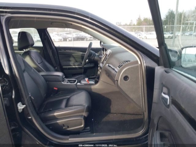 2023 CHRYSLER 300 2C3CCADG0PH661863 Photo 4