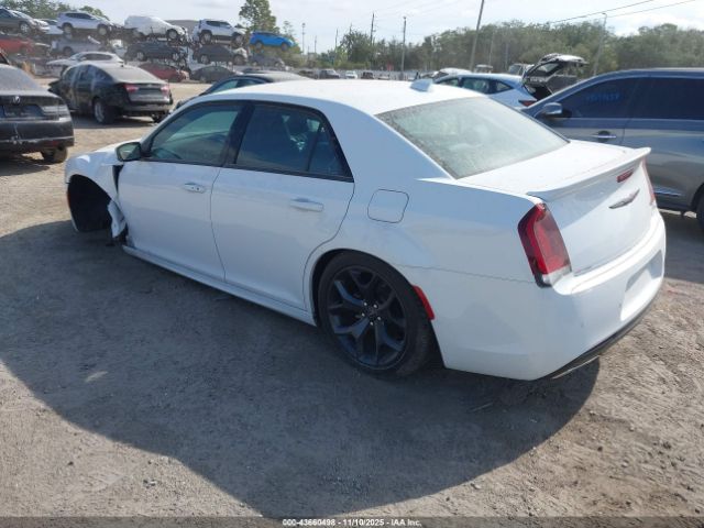 2021 CHRYSLER 300 2C3CCABG8MH541551 Photo 2