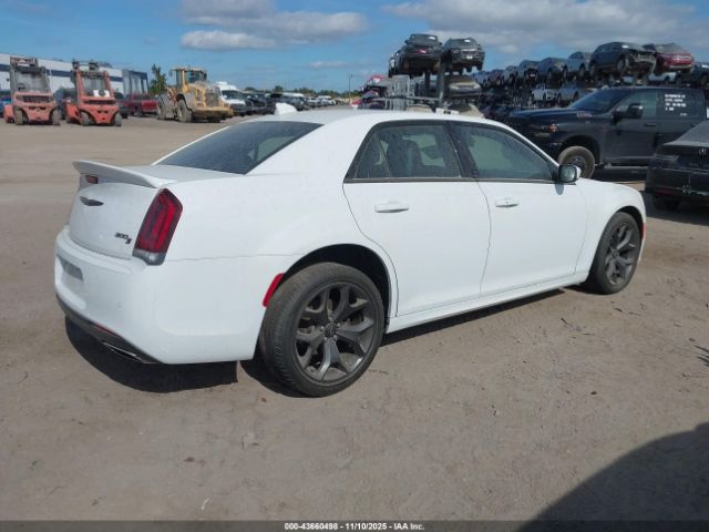 2021 CHRYSLER 300 2C3CCABG8MH541551 Photo 3