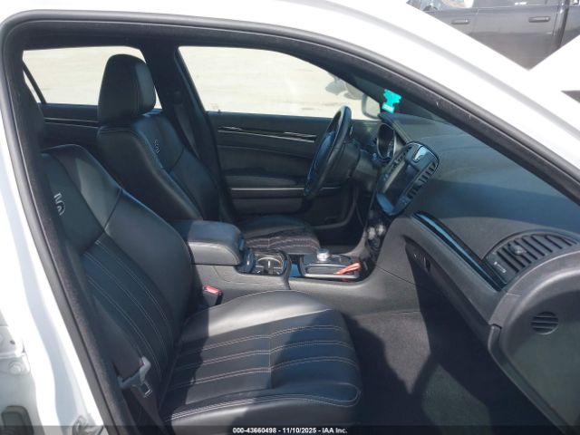 2021 CHRYSLER 300 2C3CCABG8MH541551 Photo 4
