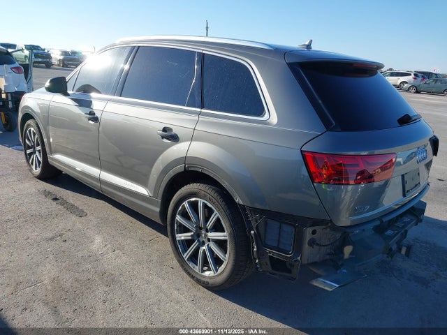 2017 AUDI Q7 WA1VAAF75HD054907 Photo 2
