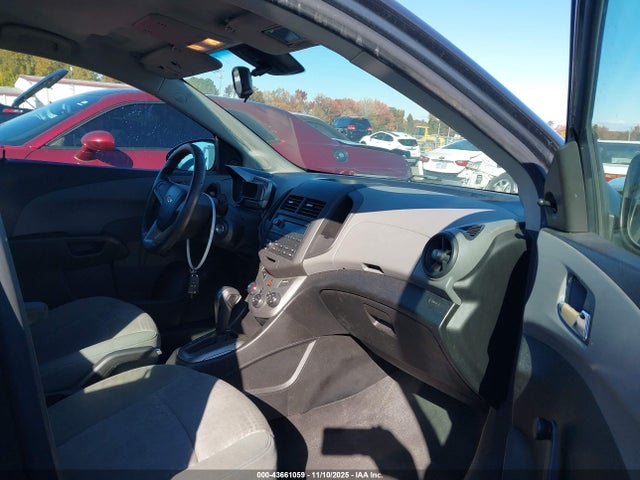 2012 CHEVROLET SONIC 1G1JA5SHXC4177629 Photo 4