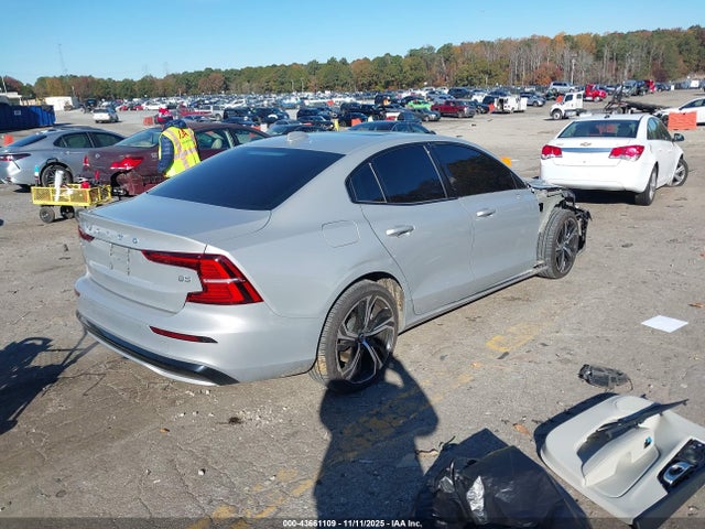 2024 VOLVO S60 7JRL12FK0RG309066 Photo 3