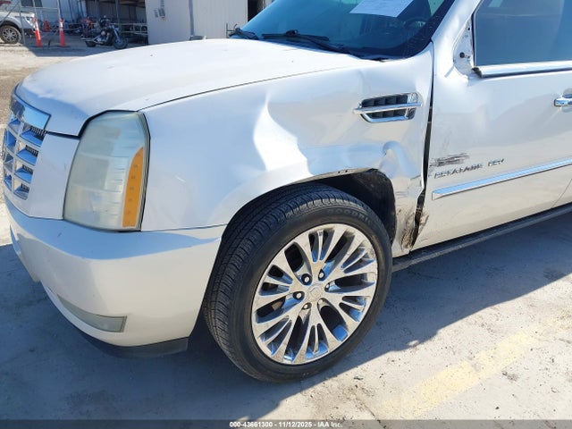 2010 CADILLAC ESCALADE ESV 1GYUKJEF3AR160167 Photo 5
