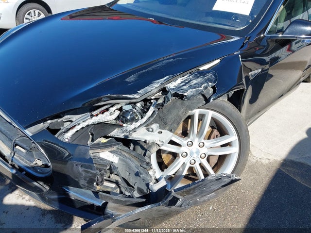 2014 TESLA MODEL S 5YJSA1H11EFP30503 Photo 5