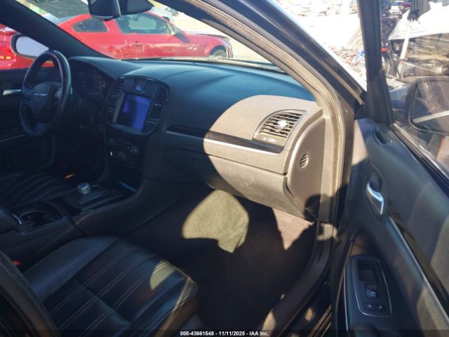 2017 CHRYSLER 300 2C3CCABG2HH662985 Photo 4
