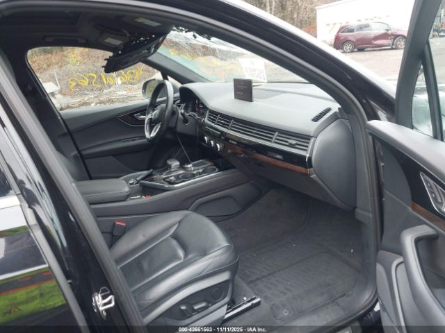 2019 AUDI Q7 WA1LAAF77KD034155 Photo 4