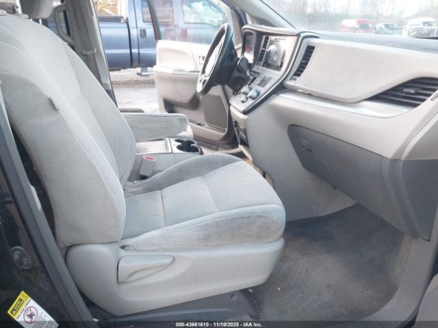 2015 TOYOTA SIENNA 5TDKK3DCXFS571025 Photo 4