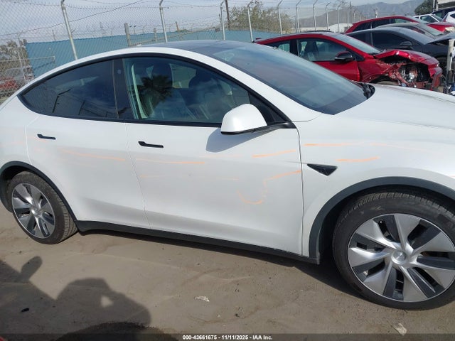 43661675 :رقم المزاد ، 5YJYGDEE0MF161210 vin ، 2021 Tesla Model Y Long Range Dual Motor All-wheel Drive مزاد بيع