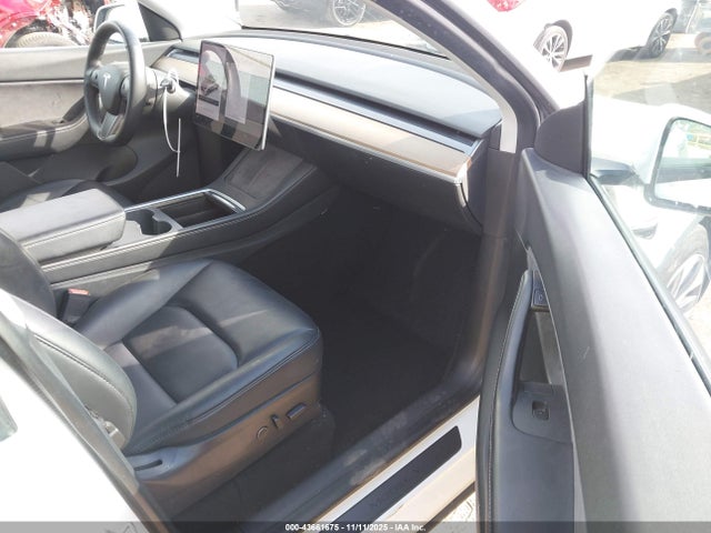 43661675 :رقم المزاد ، 5YJYGDEE0MF161210 vin ، 2021 Tesla Model Y Long Range Dual Motor All-wheel Drive مزاد بيع