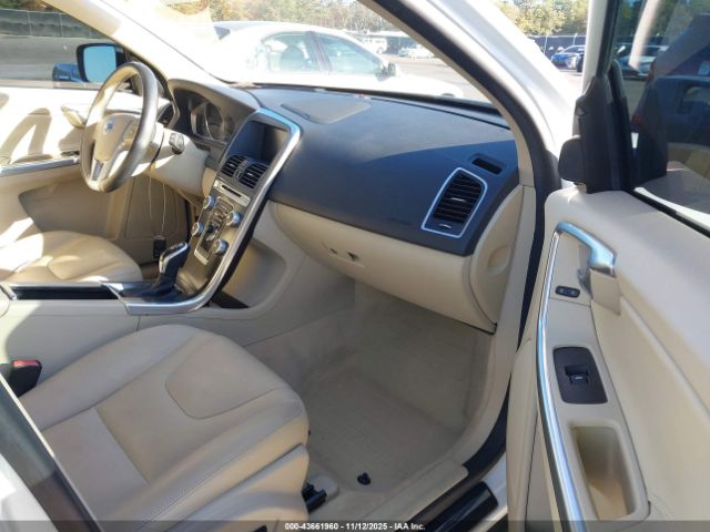 2015 VOLVO XC60 YV4612RM5F2729260 Photo 4