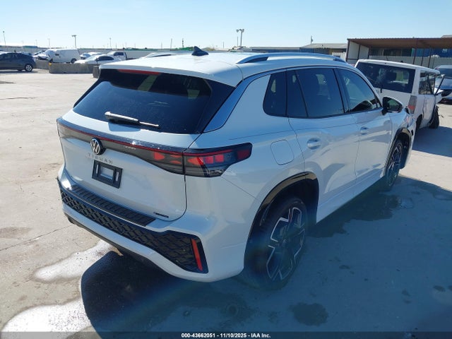 2025 VOLKSWAGEN TIGUAN 3VVLR7RM6SM059430 Photo 3