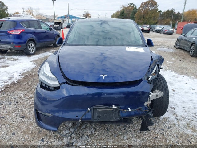 Tesla Model Y 2020 5YJYGDEF6LF002246 Image 11