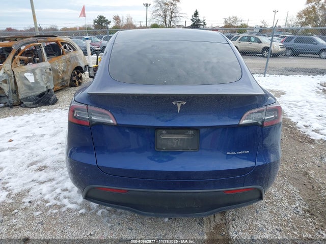 Tesla Model Y 2020 5YJYGDEF6LF002246 Image 15