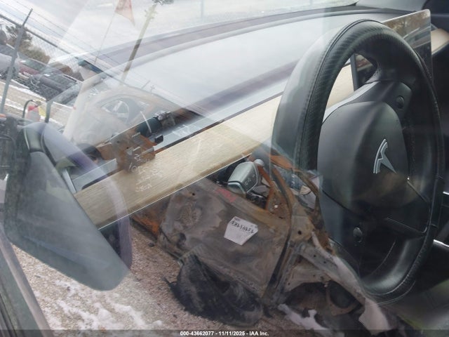 Tesla Model Y 2020 5YJYGDEF6LF002246 Image 16