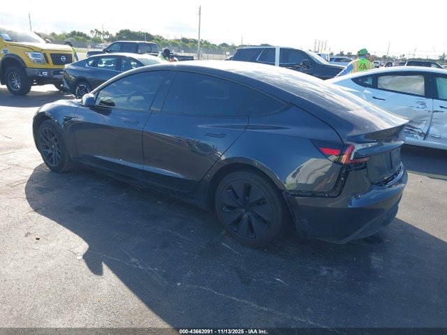 2025 TESLA MODEL 3 5YJ3E1EA6SF002751 Photo 2