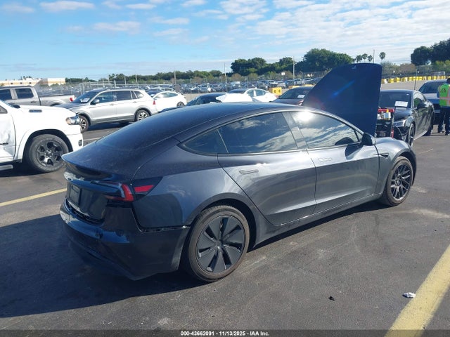 2025 TESLA MODEL 3 5YJ3E1EA6SF002751 Photo 3