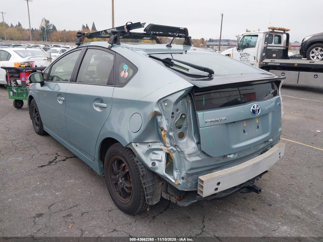 JTDKN3DUXF1927499 Toyota Prius Two