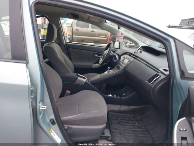 JTDKN3DUXF1927499 Toyota Prius Two