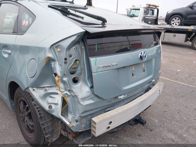 JTDKN3DUXF1927499 Toyota Prius Two