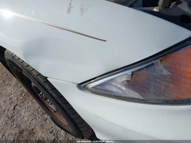 2000 CHEVROLET CAVALIER 1G1JC5247Y7290855 Photo 5