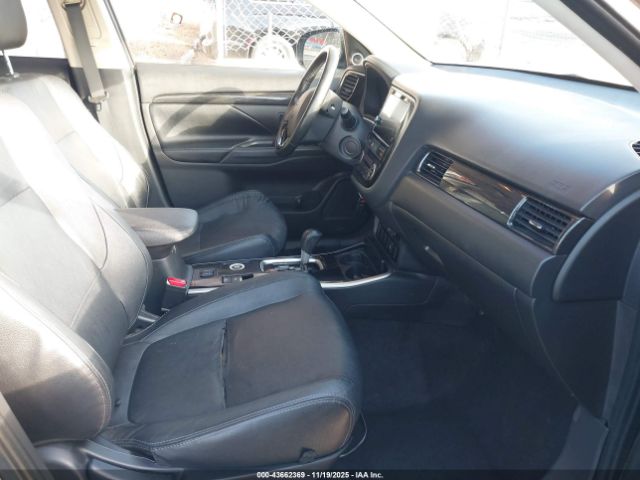 2017 MITSUBISHI OUTLANDER JA4AZ3A37HZ015942 Photo 4