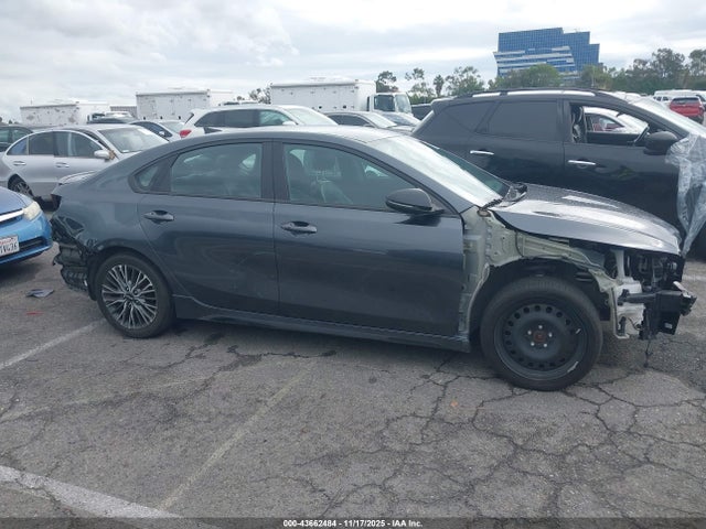 3KPF54AD0PE534329 KIA Forte Gt-line