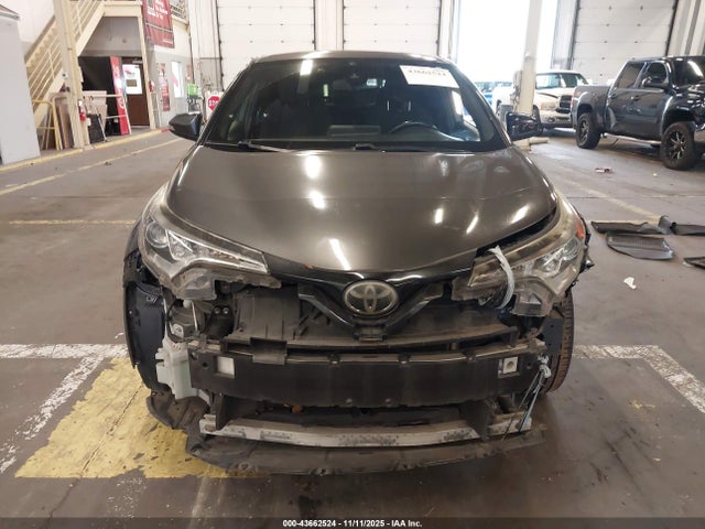 JTNKHMBX9J1001304 Toyota C-HR XLE