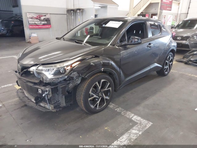 JTNKHMBX9J1001304 Toyota C-HR XLE