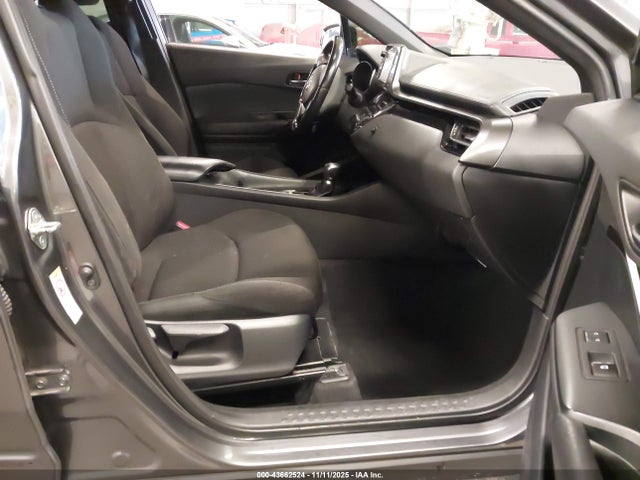 JTNKHMBX9J1001304 Toyota C-HR XLE