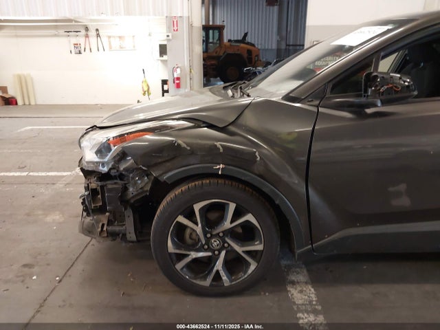 JTNKHMBX9J1001304 Toyota C-HR XLE