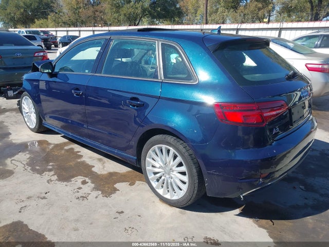 2017 AUDI A3 E-TRON WAUUPBFFXHA118953 Photo 2