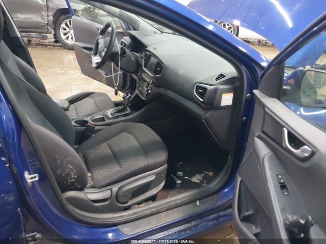 2019 HYUNDAI IONIQ HYBRID KMHC65LC1KU128365 Photo 4