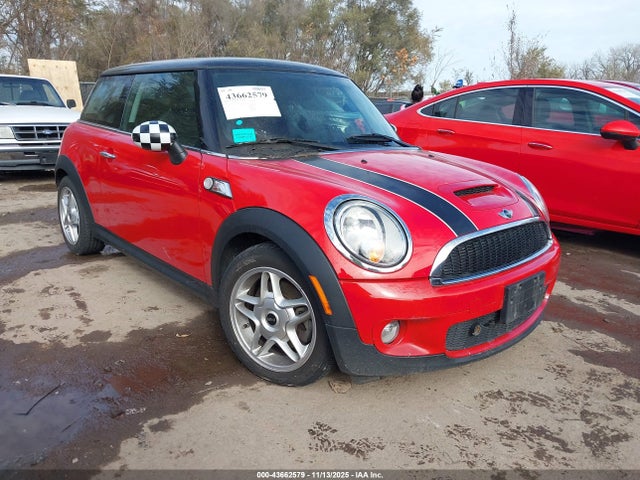 2009 MINI COOPER S WMWMF73589TT99815 Photo 0