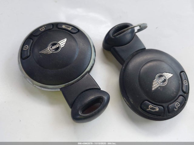 2009 MINI COOPER S WMWMF73589TT99815 Photo 10