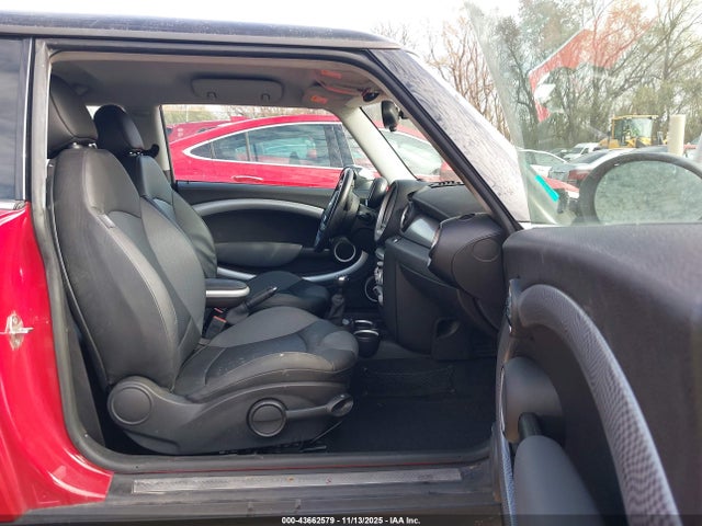 2009 MINI COOPER S WMWMF73589TT99815 Photo 4