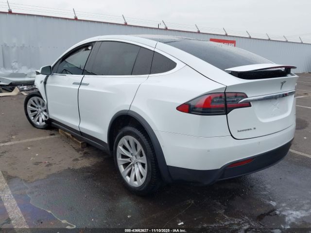 2016 TESLA MODEL X 5YJXCBE29GF013160 Photo 2