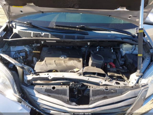 2012 TOYOTA SIENNA 5TDYK3DC7CS199679 Photo 9