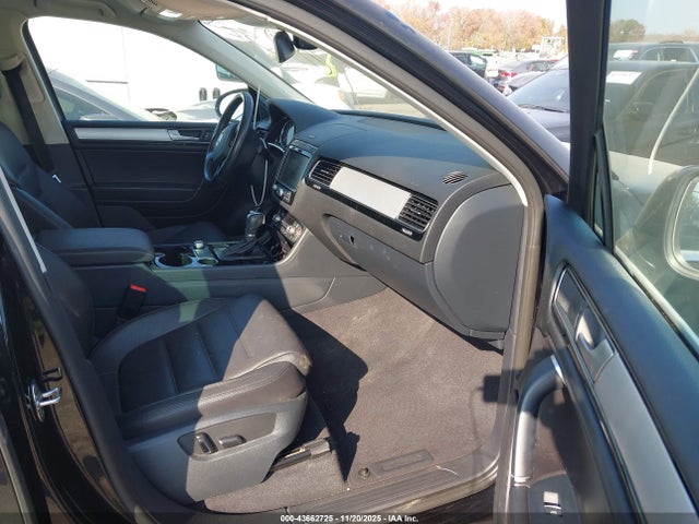 2016 VOLKSWAGEN TOUAREG WVGEF9BP0GD010125 Photo 4