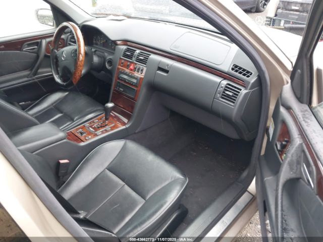 2000 MERCEDES-BENZ E 320 WDBJF82J5YX038445 Photo 4