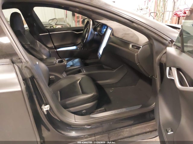 2016 TESLA MODEL S 5YJSA1E42GF124726 Photo 4