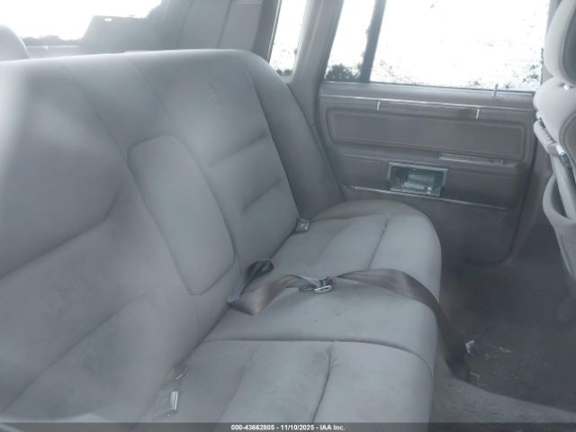 1987 LINCOLN TOWN CAR 1LNBM82F1HY670517 Photo 7
