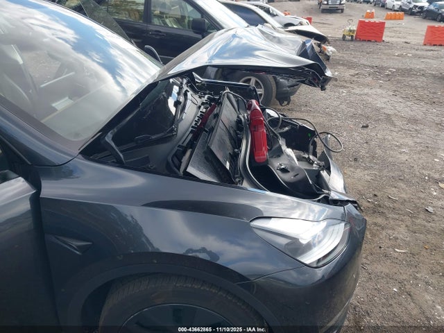 7SAYGDEE8SF299948 Tesla Model Y Long Range Dual Motor All-wheel Drive