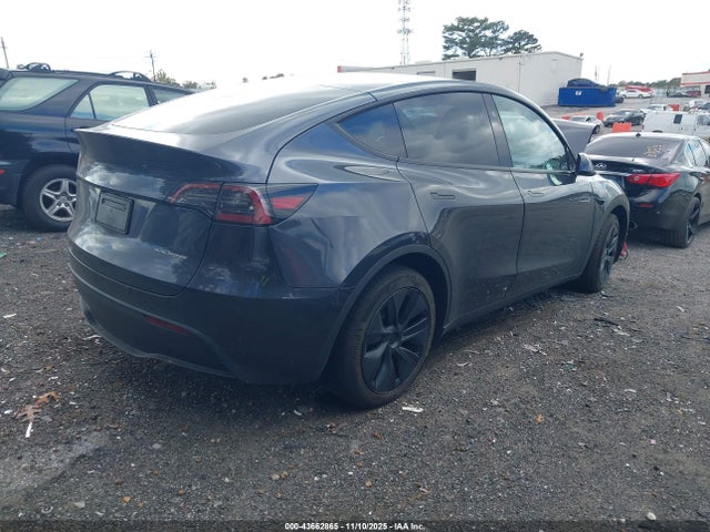 2025 TESLA MODEL Y 7SAYGDEE8SF299948 Photo 3