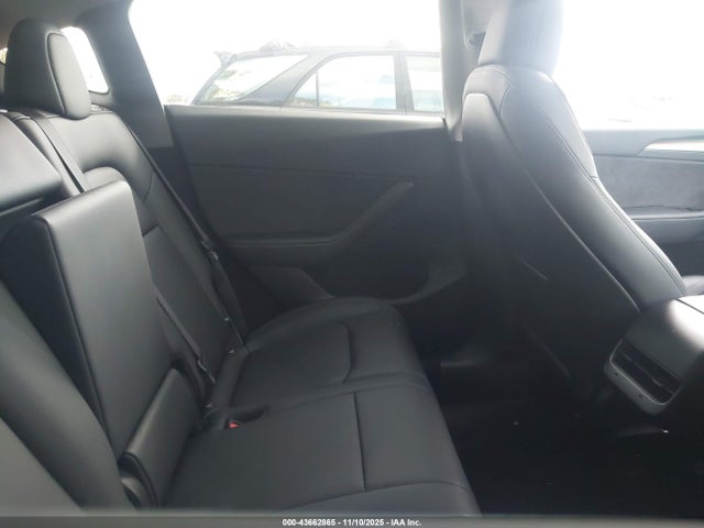 2025 TESLA MODEL Y 7SAYGDEE8SF299948 Photo 7